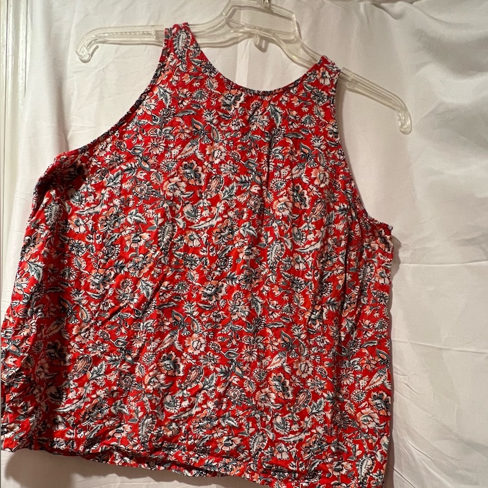 Sleeveless blouse